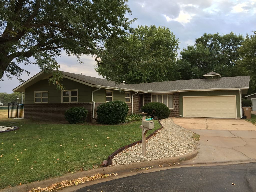 921 S Pioneer Ave, Lyons, KS 67554 Trulia