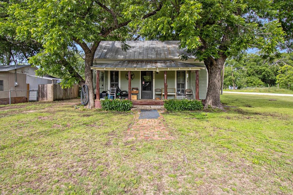 169 W 2nd St, Walnut Springs, TX 76690 Trulia