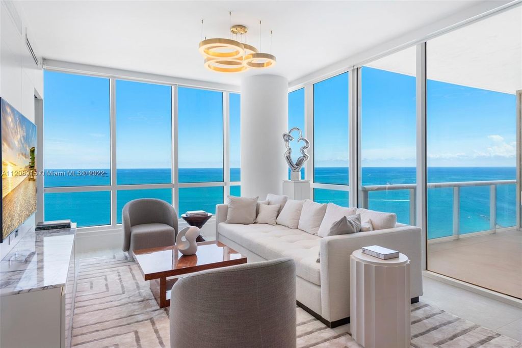 Sold: 100 S Pointe Dr, #1009, Miami Beach, FL 33139, 2 Beds / 2 Full Baths  / 1 Half Bath