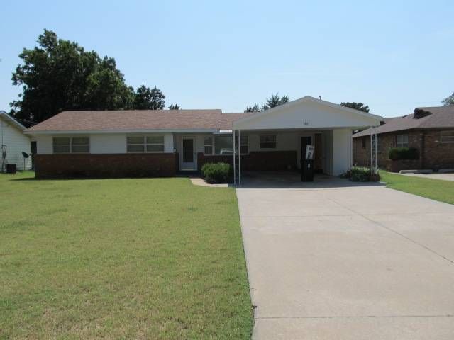 1715 Maple St, Alva, OK 73717