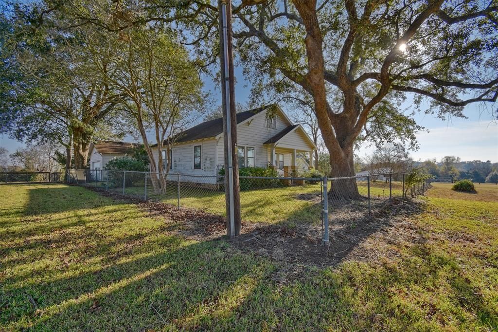 212 Landua Dr, Brenham, TX 77833