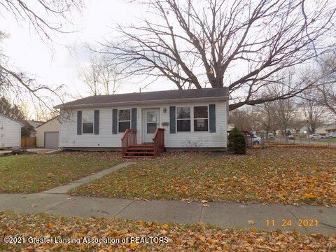 3621 Glenbrook Dr, Lansing, MI 48911