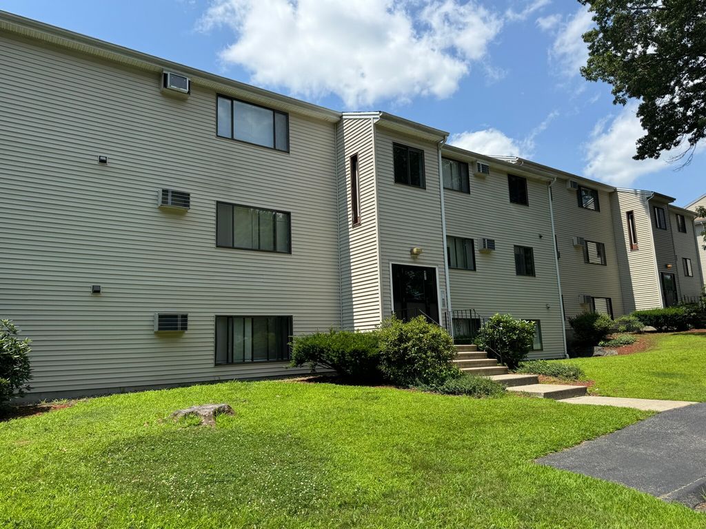 431 Sunderland Rd 2G, Worcester, MA 01604 Apartment for Sale