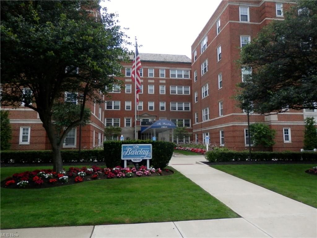 19015 Van Aken Blvd #310, Shaker Heights, OH 44122