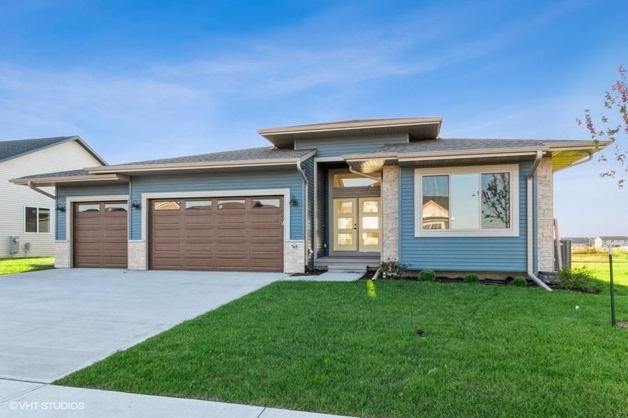 765 Alexander Way, North Liberty, IA 52317