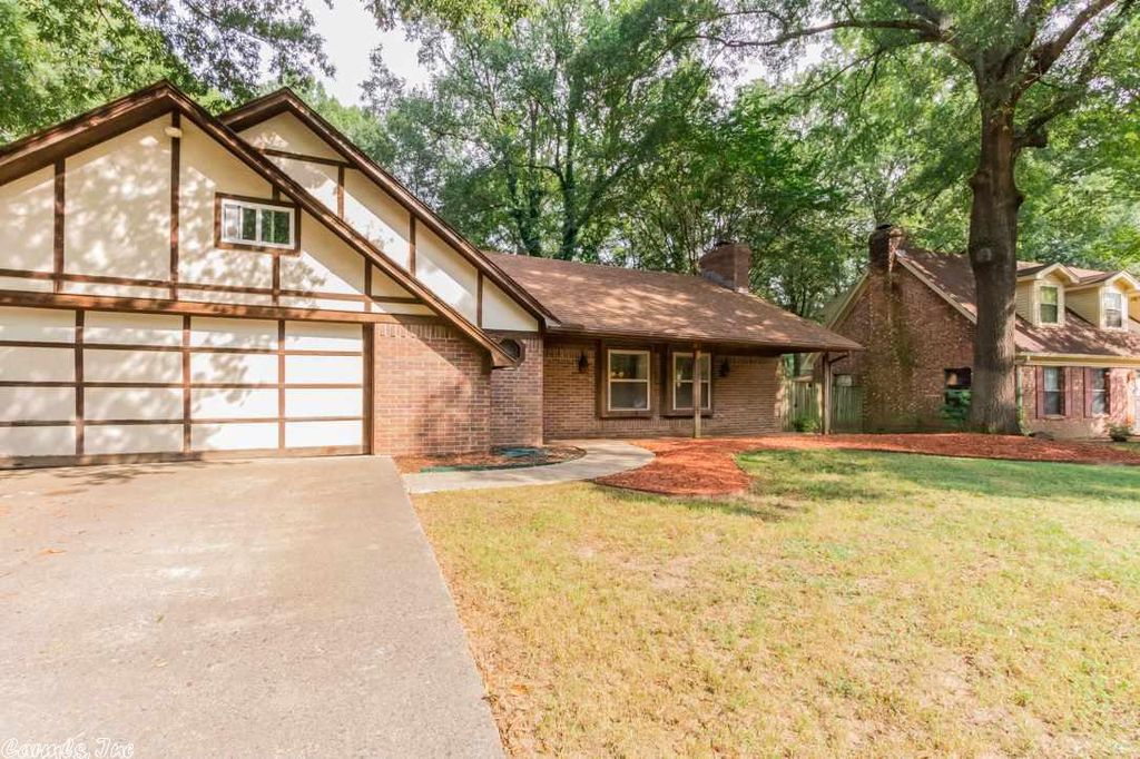 8 Woodbridge Dr, Conway, AR 72034 5 Bed, 3 Bath SingleFamily Home