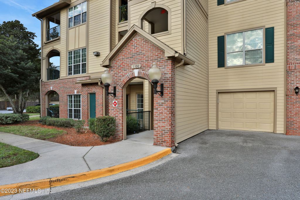 7800 POINT MEADOWS Drive UNIT 1111, Jacksonville, FL 32256 MLS