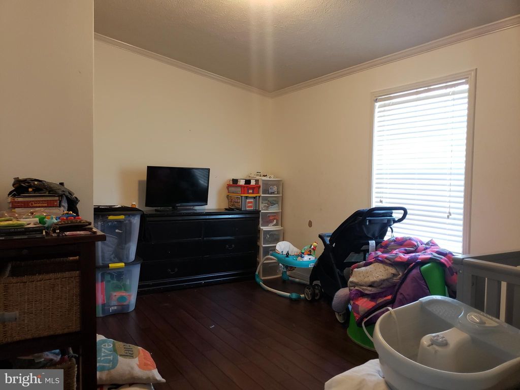 9411 Firtree Park St, Capitol Heights, MD 20743 - 3 Bed, 2 Bath Mobile