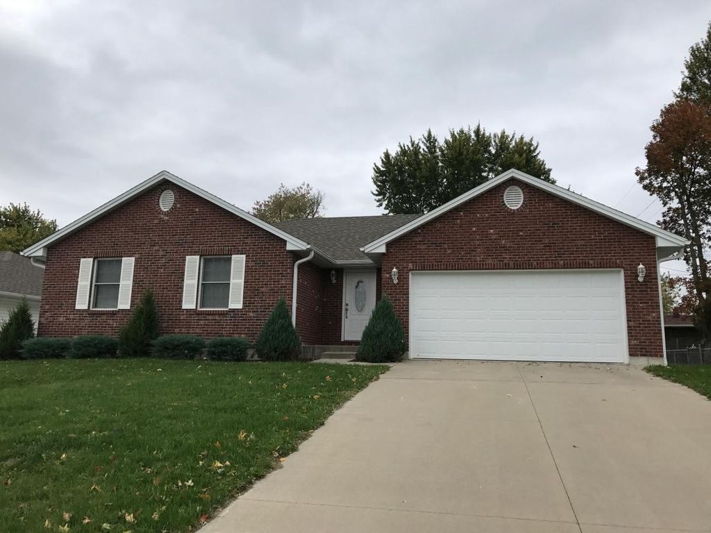 630 Meadow Lark Dr, Quincy, IL 62305