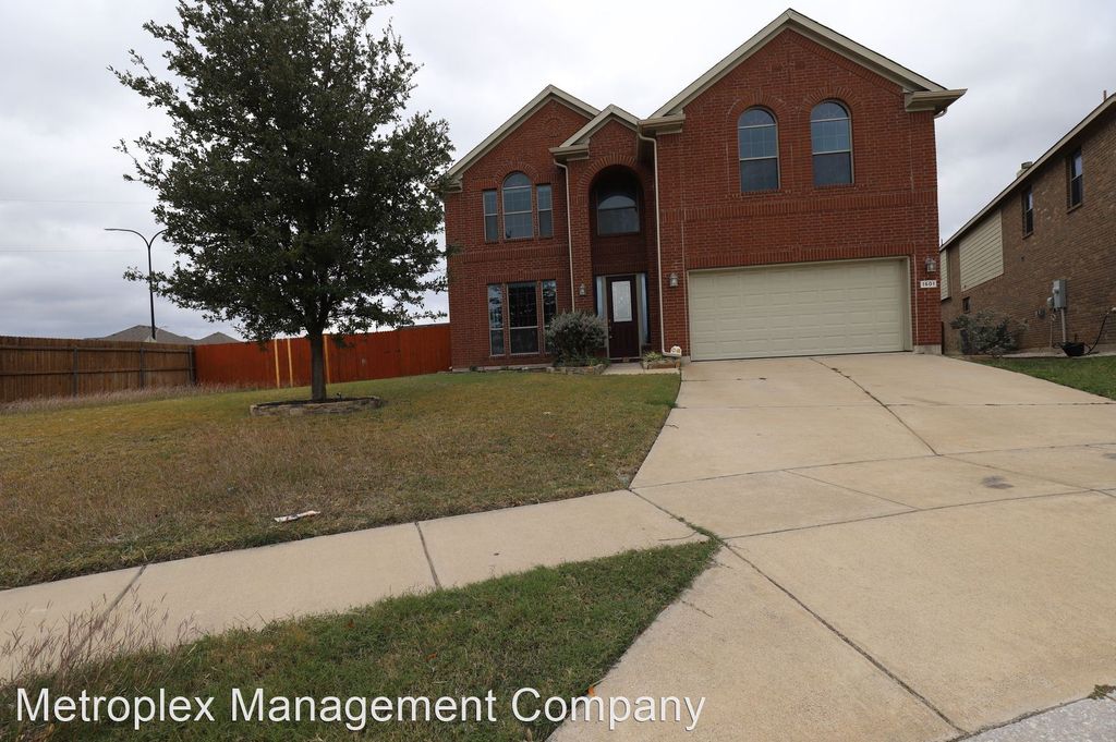 1501 Grassy View Dr, Fort Worth, TX 76177