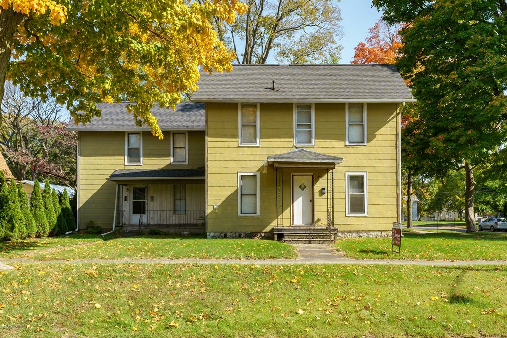 603 N Main St, Three Rivers, MI 49093 3 Bed, 2 Bath MultiFamily Home