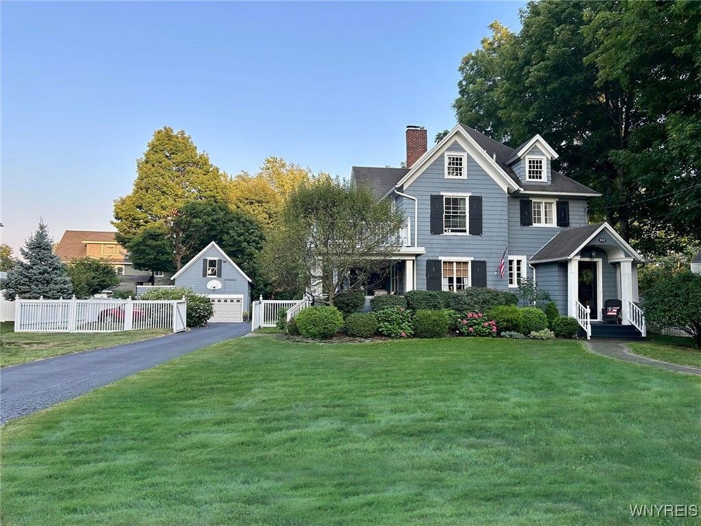 162 Pierce Ave, Hamburg, NY 14075