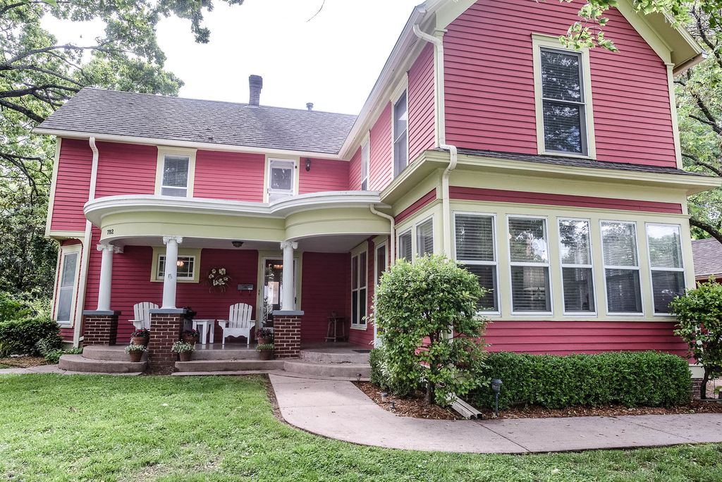 702 W Central Ave, Bentonville, AR 72712 | Trulia