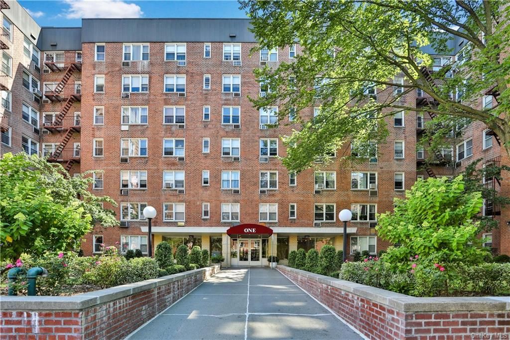 1 Sadore Ln #1X, Yonkers, NY 10710