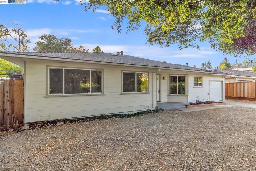 19535 Lake Chabot Rd, Castro Valley, CA 94546