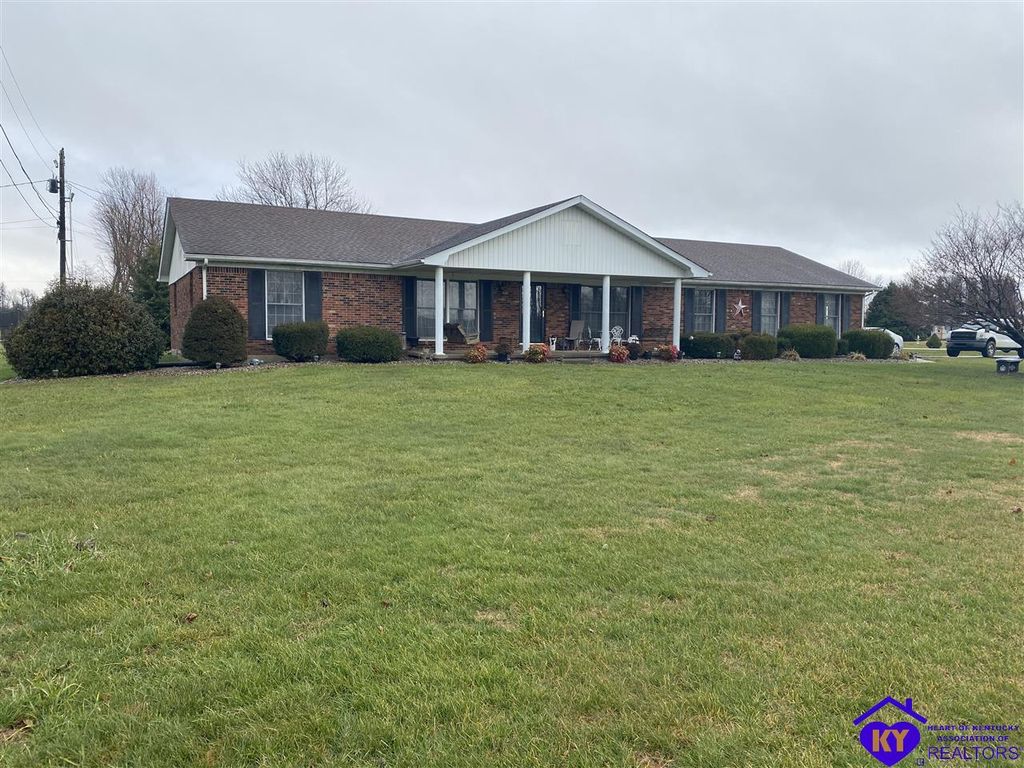 1298 Greensburg Rd, Hodgenville, KY 42748 4 Bed, 2 Bath SingleFamily