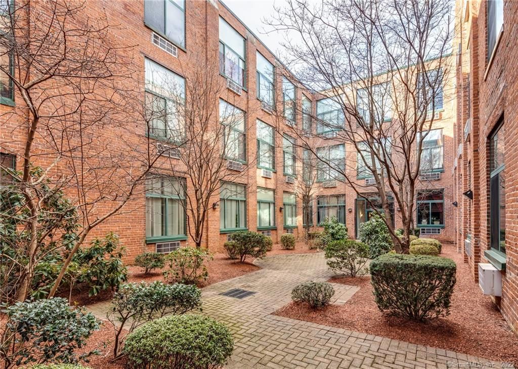 390 Charles St #218, Bridgeport, CT 06606