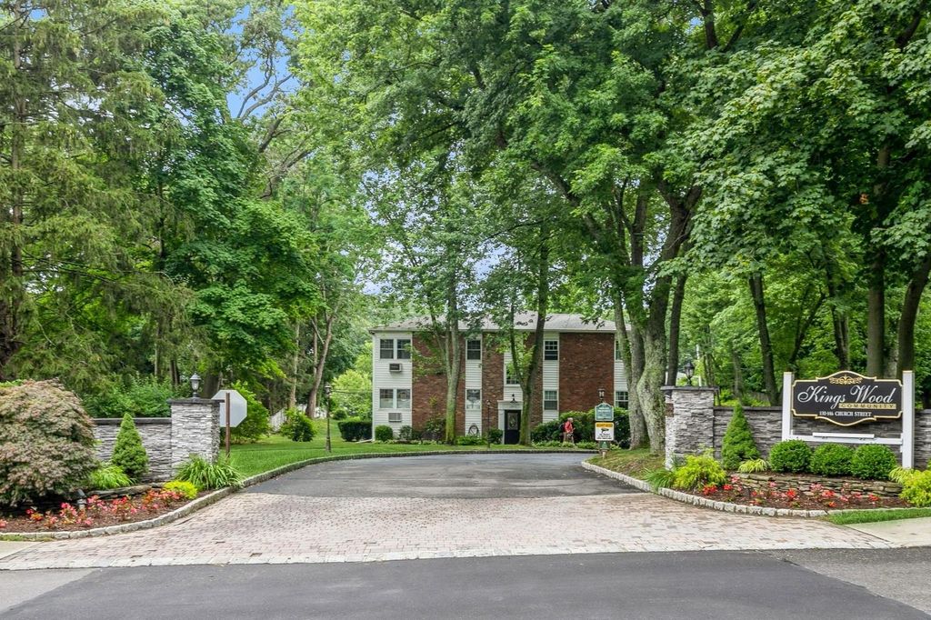 130 Church Street #4D, Kings Park, NY 11754