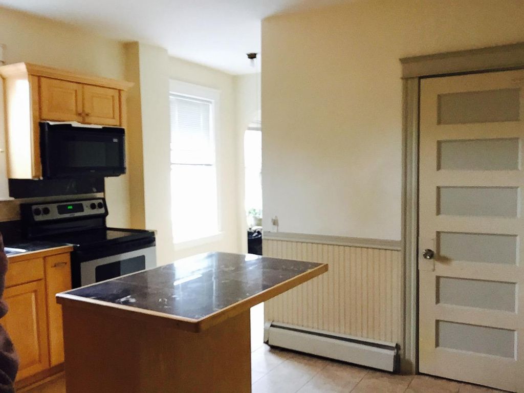 25 Erie St #1, Lynn, MA 01902