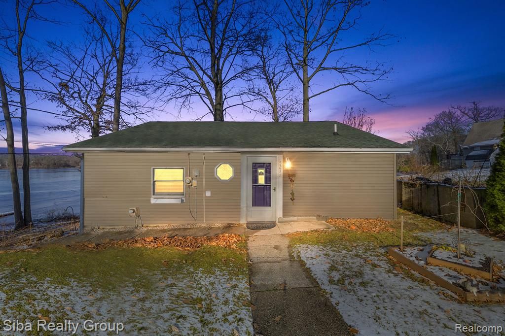 5271 Wayne Rd, White Lake, MI 48383 Trulia