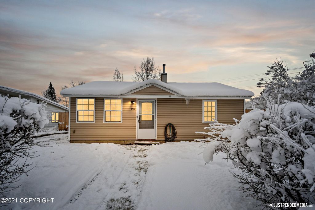 1417 Elmendorf Dr, Anchorage, AK 99504