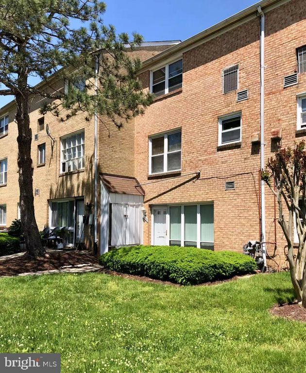 1895 Addison Rd S, District Heights, MD 20747