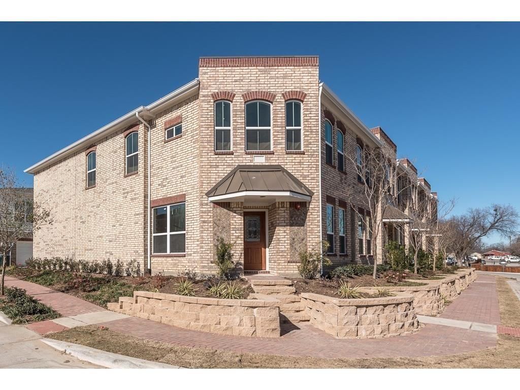 301 Lily Ln, Lewisville, TX 75057