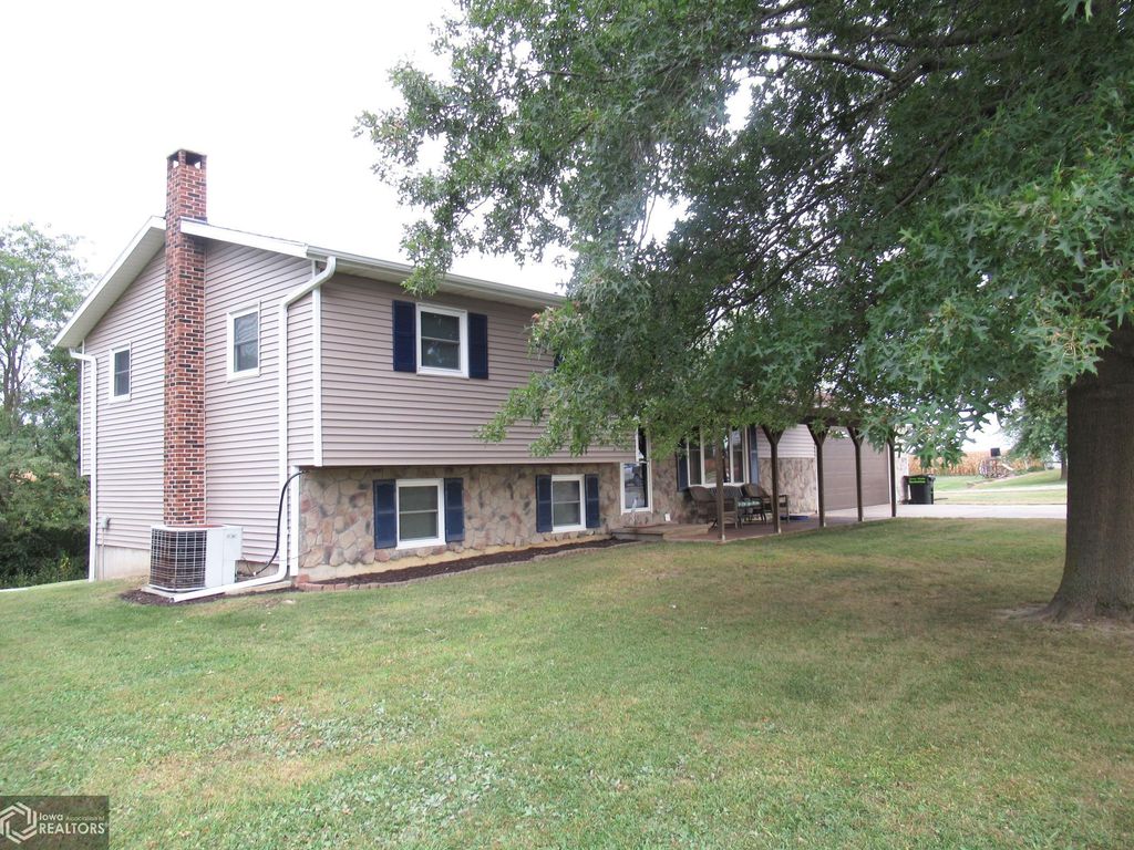 1127 Timberlane Ct, Hamilton, IL 62341