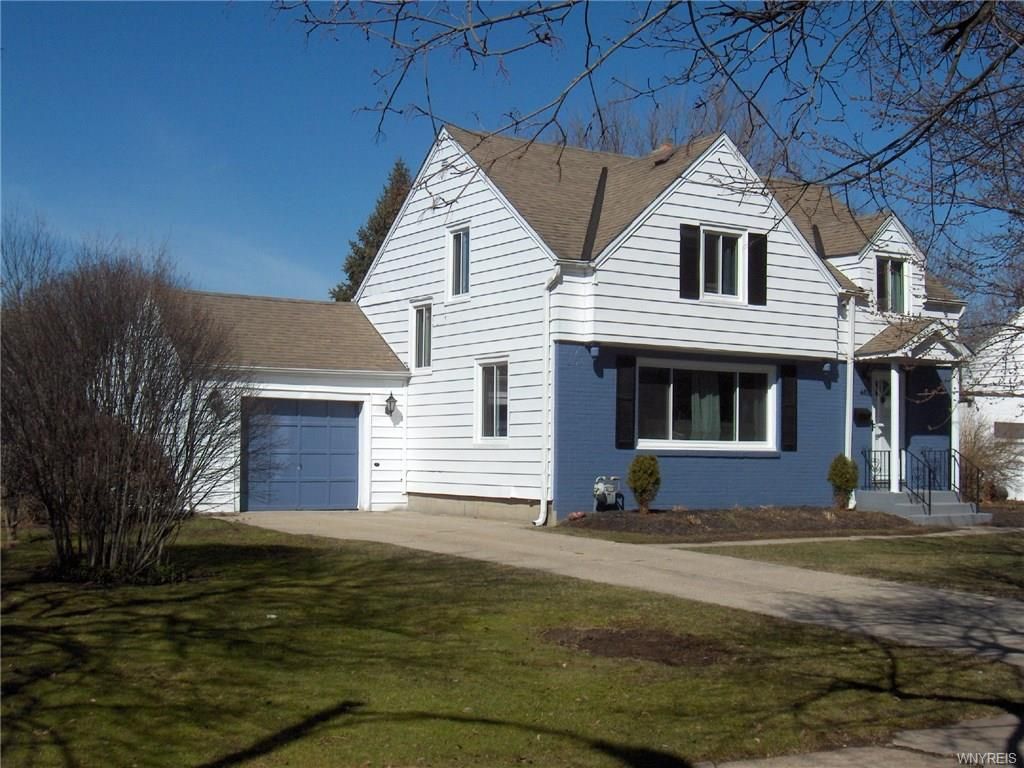 451 Darwin Dr, Buffalo, NY 14225