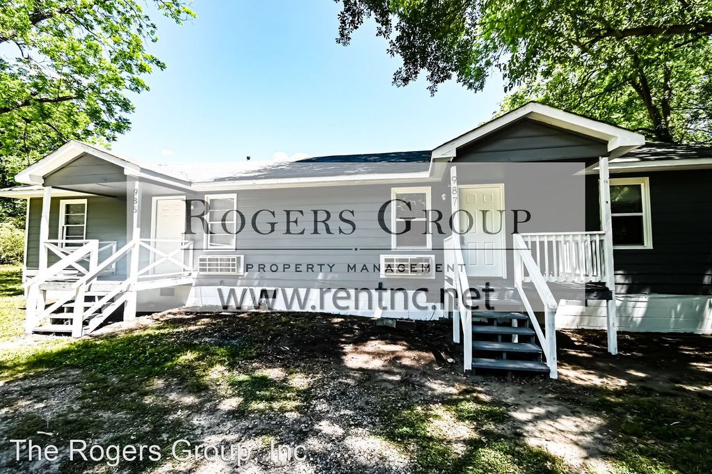 985 Hughes St, Henderson, NC 27536