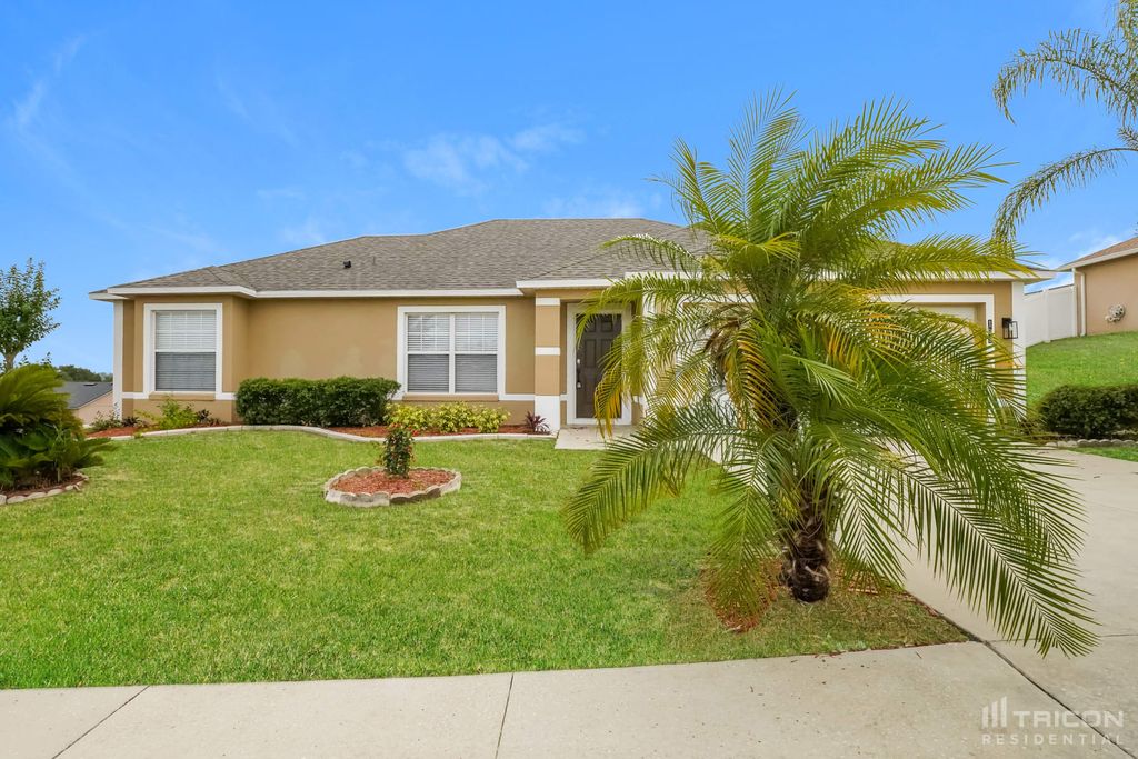 100 Magellan Cir, Minneola, FL 34715