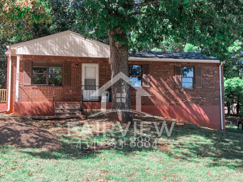 904 13th St, Altavista, VA 24517