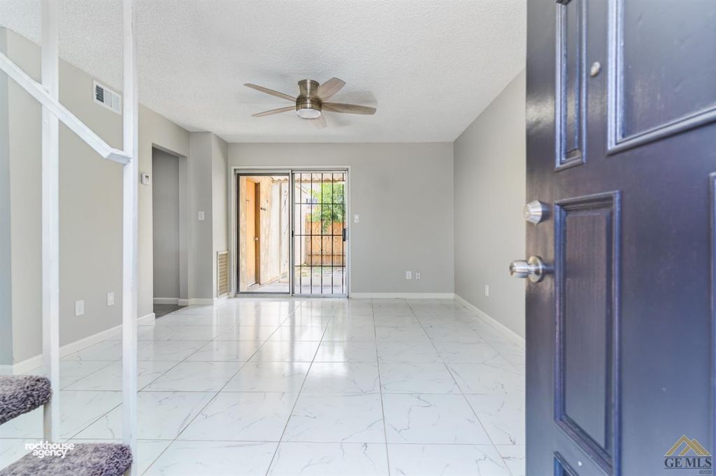 4700 Nordic Dr #E, Bakersfield, CA 93309