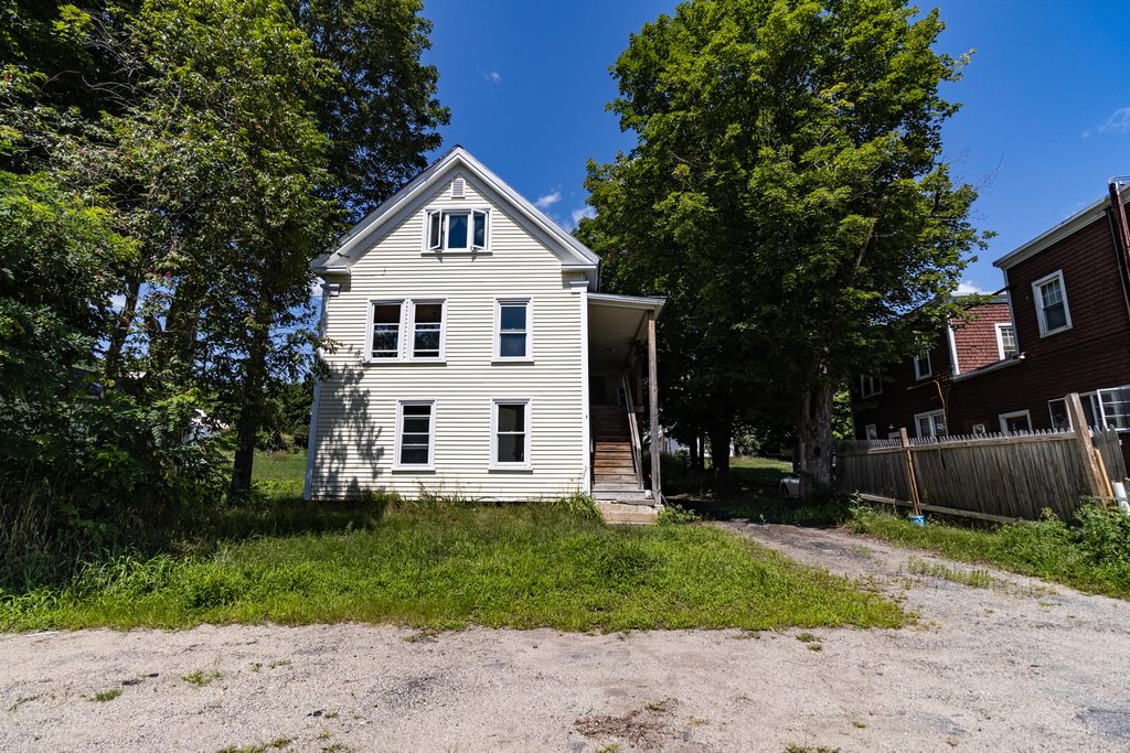 8 Depot St, West Paris, ME 04289