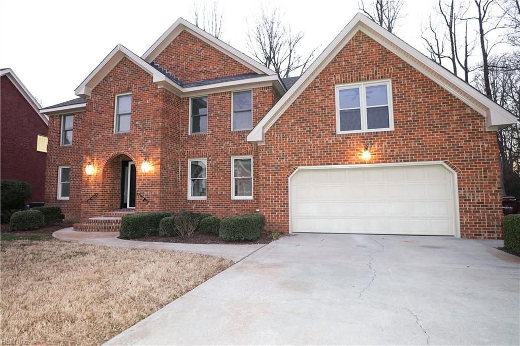 620 Shadow Brooke Dr, Chesapeake, VA 23320