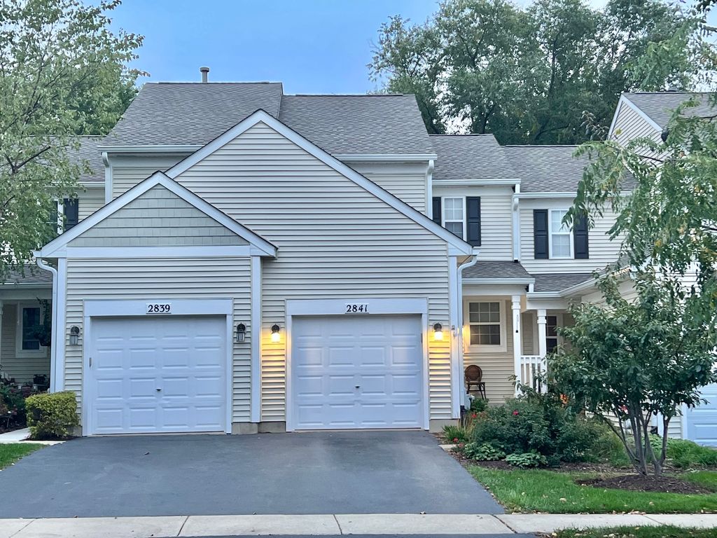 2841 White Thorn Cir, Naperville, IL 60564