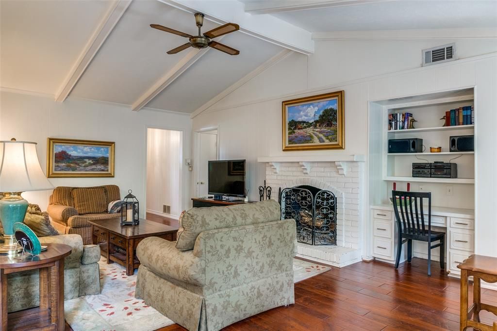 527 Twilight Trl, Richardson, TX 75080