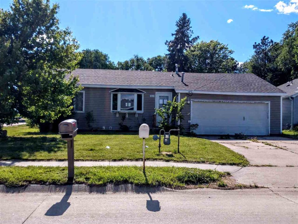 604 Court St, Gibbon, NE 68840 Trulia