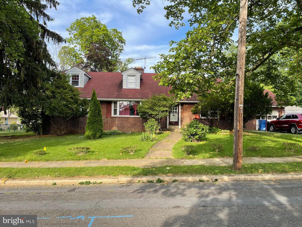 7 Ambler Rd, Cherry Hill, NJ 08002