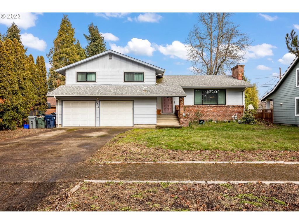 1452 C St, Springfield, OR 97477