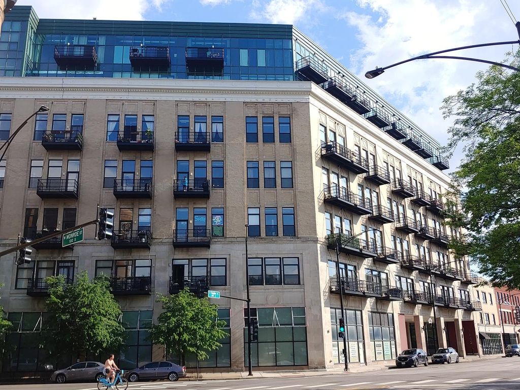 1645 W Ogden Ave #625, Chicago, IL 60612
