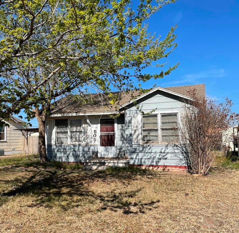 505 S Collins Ave, Tulia, TX 79088