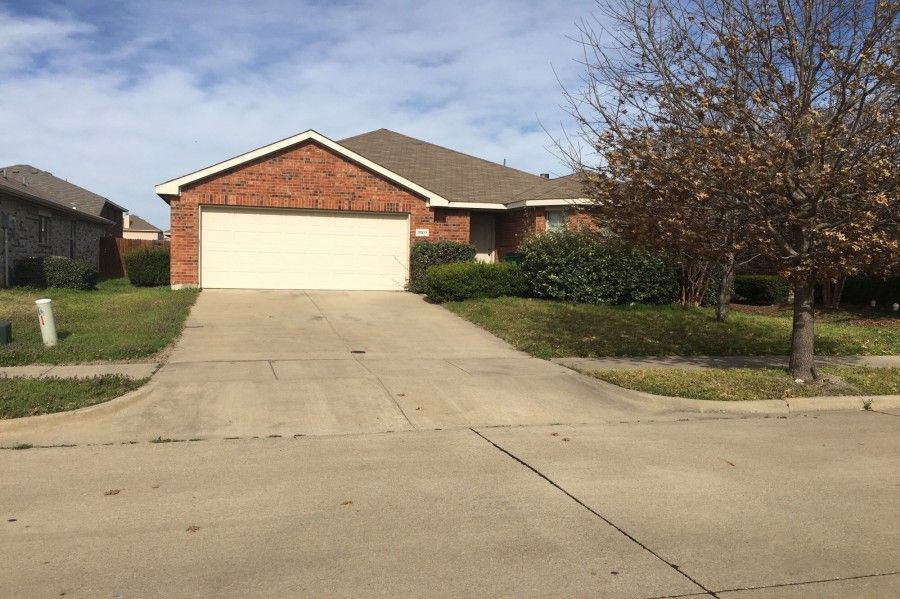 2003 Lake Trail Dr, Heartland, TX 75126