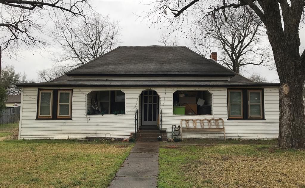 915 E James St, Cleburne, TX 76031 Trulia