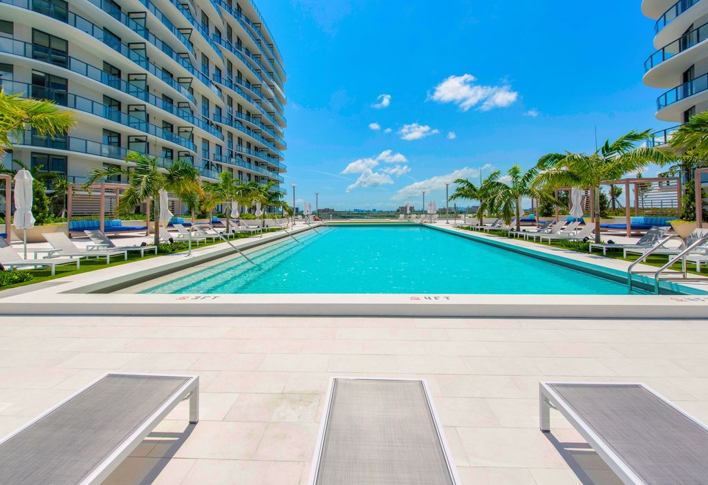 2321 Laguna Cir, North Miami, FL 33181