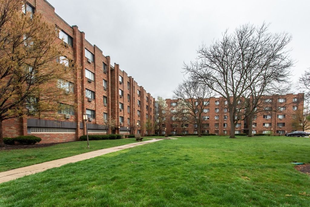 5310 N Chester Ave #502, Chicago, IL 60656