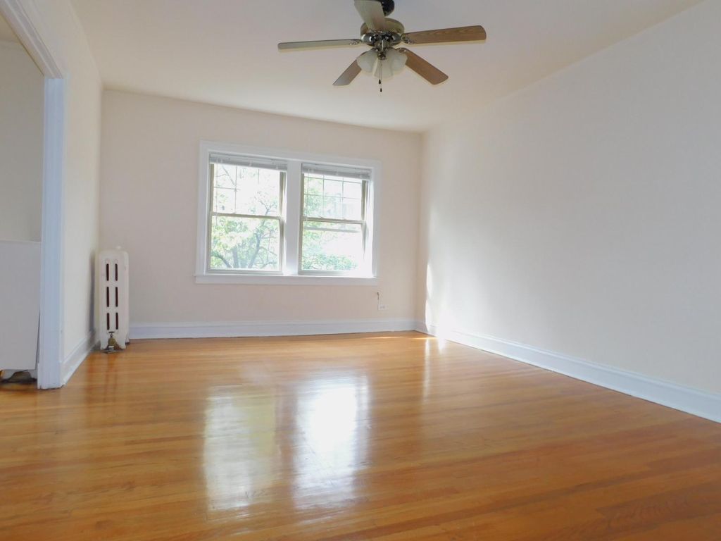 2525-37 Eastwood Ave, Evanston, IL 60201