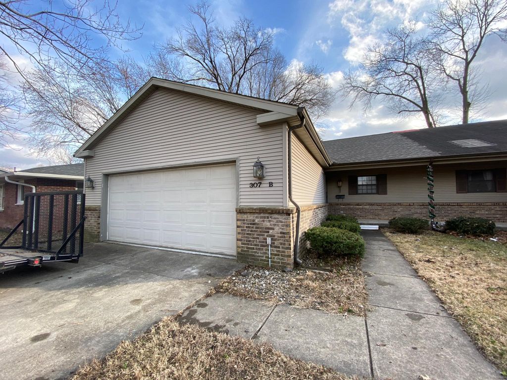 307 E Michigan Ave #B, Urbana, IL 61801