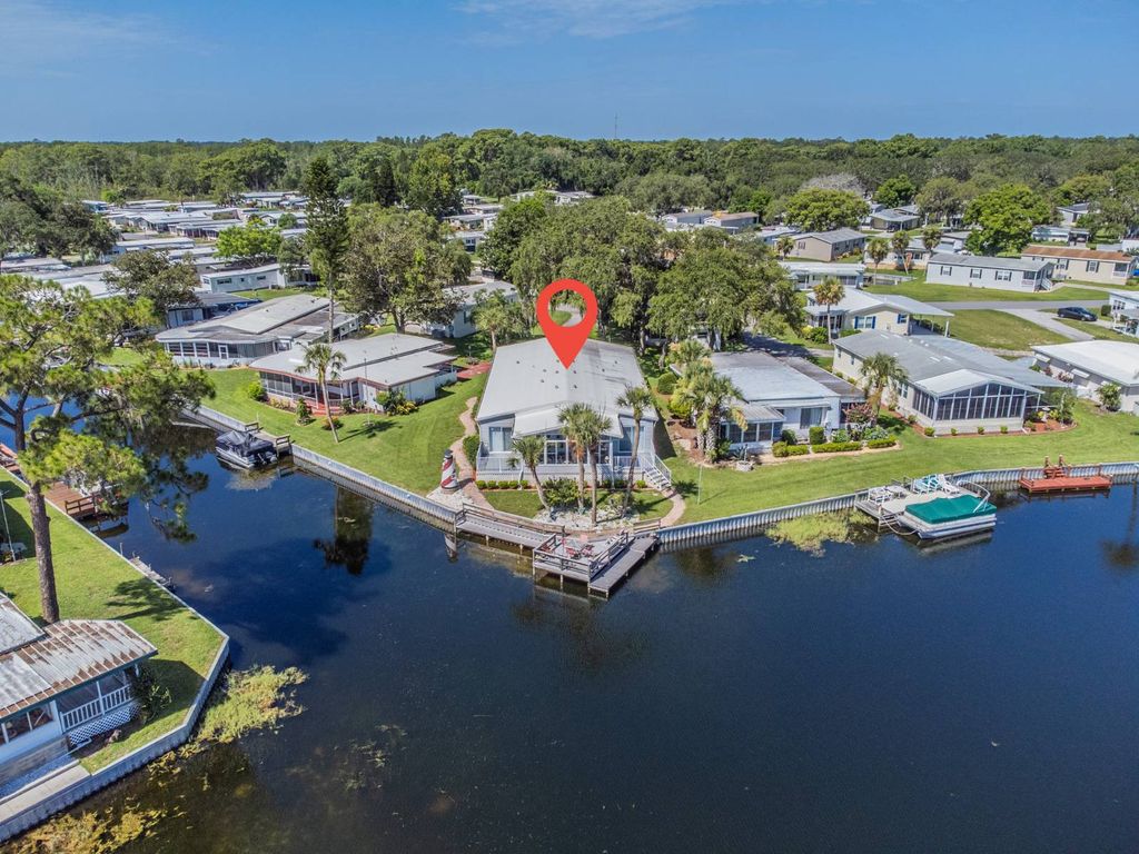 160 S  Lake Dr, Leesburg, FL 34788