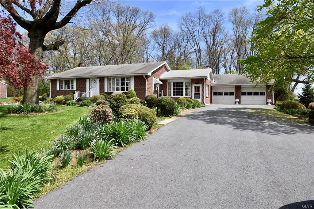492 Township Line Rd, Nazareth, PA 3 Bed, 1 Bath SingleFamily Home 24 Photos Trulia